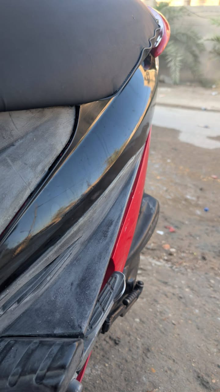 السلام عليكم شباب درجاه كامكو
قبل 3 ايام نزلتها من وكيل  درجاجه جديه
محرك ما مفتوح نكره سلف
مكان نجف. كوفه  
هاذا رقمي اتصل وبيك خير وتدلل

***********
ورجائن مو شراي  لا يخابر
