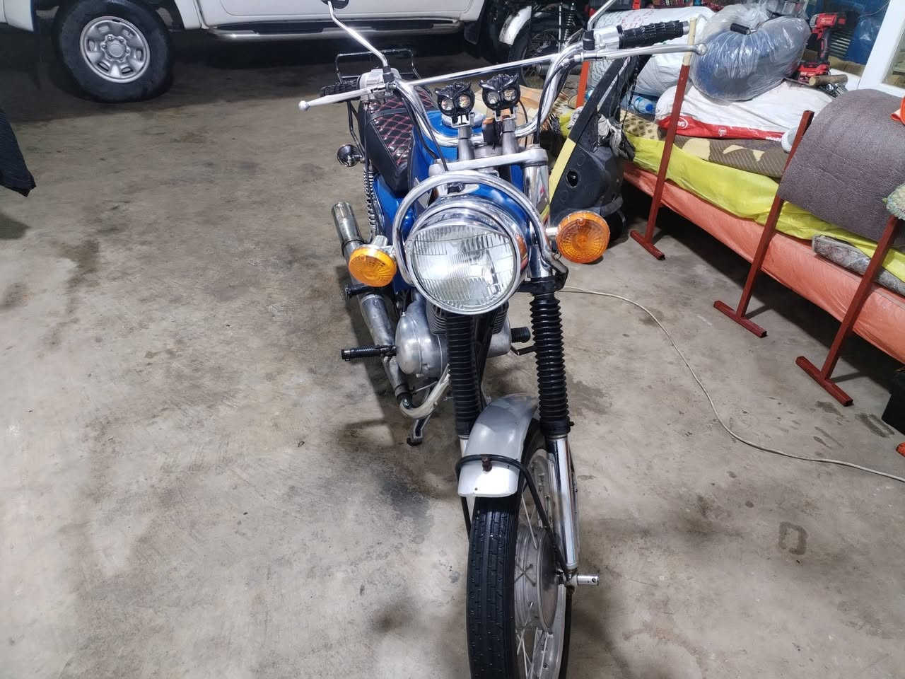 دراجە mz للبیع نضیف مودیل 1977 حجم محرک 150 ،،تعمیر جدید طقم گیر کلها جدید باتری جدید،،بس زنجیل و طوبە کلاج متغیر  گصە 100 کهربائی مضبوط 100/100 بدون اولیات ،،زنجیل دبلات تایرات مابی عیب بس بالنمر 4 یرجع مانعر فلها الباقی مابی ای شی ،،سعر 400 الف
***********لوغە عربی 
***********لوغە کردی
