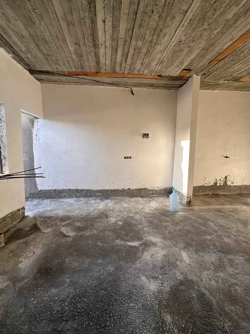 🏠 عقارات قلعة 🏠
🏠 - بيت ١٠٠ متر هيكل كامل مع بيتونه 
بياض وتاسيس كهرباء وماي وكهرباء رئيسي واصل
العنوان كركوك منطقة ٥٥
السعر ٢٠ ملیۆن وبي مجال
للمزيد اتصل بالرقم
***********
