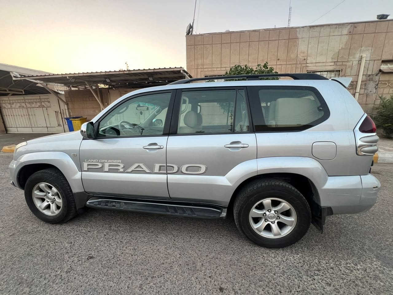 للبيع برادو 2009  خليجي
السياره جانيها صار هواي 
٦ سلندر دبل تانكي دبل سبير 
رقم بغداد 
السياره كفاله عامه ماعدى الماشر بالصور 
السياره كامله مكمله بي التبريد على غفله صار ضعيف يعني ( كمبريسر ) 
السعر (١٨٠) 
المكان بغداد الاعضمية الوقف السني
***********سرمد
