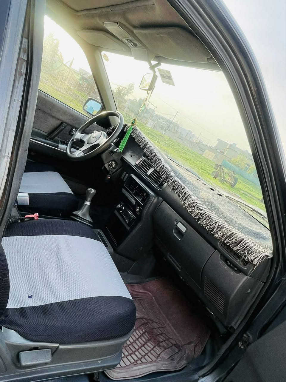 پێشەکی بەناوی خوا میهرەبان
مازدای 626
مۆدێل 1991
 هەشتو بەخە
ئاڕمی پلاستیکی سلێمانی بەشەرتی غەرامە
تەقەو ڕەقەی بەشەرت 
چوار تایەی تازەی خەت سپی لەژێرایە 
کامل بۆیاخ بۆ جوانی 
بێ دەعموولێدراوە 
ڕزیوی و خایسی نیە 
گێرو مەکینەی بە شەرت 
سڵایدە جام کارەبایە 
بەرگە دەرگاو ناو داشبڵی لۆکە 
بێ دوکەڵ و بێ سەرف
سەنەوی جنوبیشی لەگەڵە
  شوێن هەڵەبجەی تازە
ماڵی دۆستە 
نرخی 35گەڵاو کەمێک مەجالی برایانە
ژمارەی خاوەنی 
*********** دار بنديهكان, السليمانية
