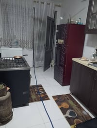 بيت للبيع  المساحة ١٣٦ م  الواجهة ٧ أمتار  البيت طابقين  يحتوي على است...