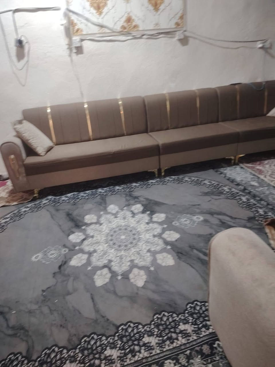 تخم للبيع جديد مستخدم شي قليل العنوان البيضاء***********
