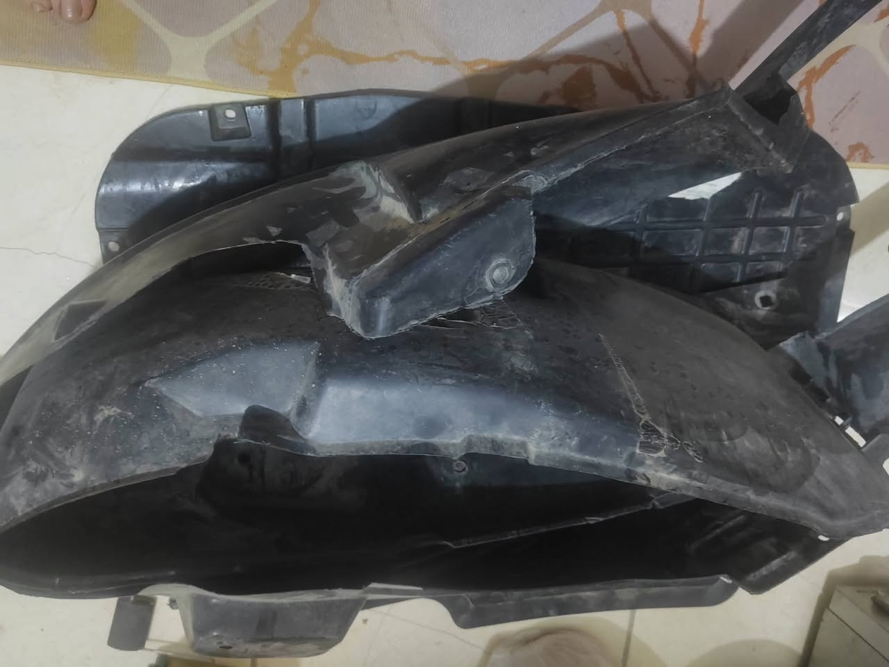بطاين جاملغ مع درع خلفي درجة أولى فورتي 2010  جديد غير مستخدم سعرهم كلهن ٦٠ الف
عبوة فيتبم جاهزة وعلى الفحص فورتي 2010 بيها فيت بم اصلي ب٦٠ الف اني أريدها هية والعبوة ب٦٠
فرشة دشبول غير مستخدمة  فورتي 2010 ب١٥ الف
واقيات طين سعر الزوج ١٥ الف 
***********

