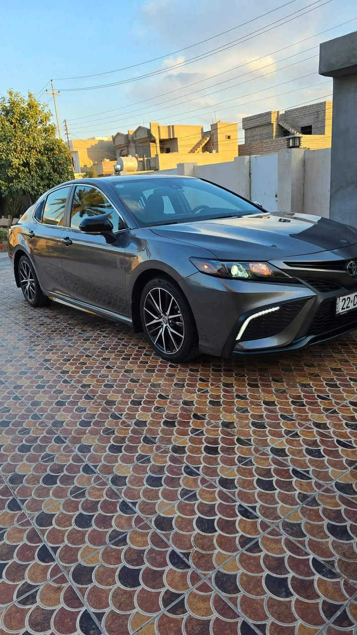 السلام عليكم
 للبيع كامري 2022 seبلص بلاك توب ماشيه 21 الف ميل رقم اربيل بسمي سياره جديده ومال جناي فول مواصفات عدا التنته لدات بلدعاميه بصمه تشغيل بصمه ابواب  تشغيل عن بعد رادارات نقطة عمياء ضررها جاملق خلفي  جيهت السايق صبغ وحافه الباب وبارد على كد اصبعين بلباب الامامي صوره الضرر بالمنشور السعر 225 وبيها مجال شي قليل للإستفسار الاتصال
***********
***********
