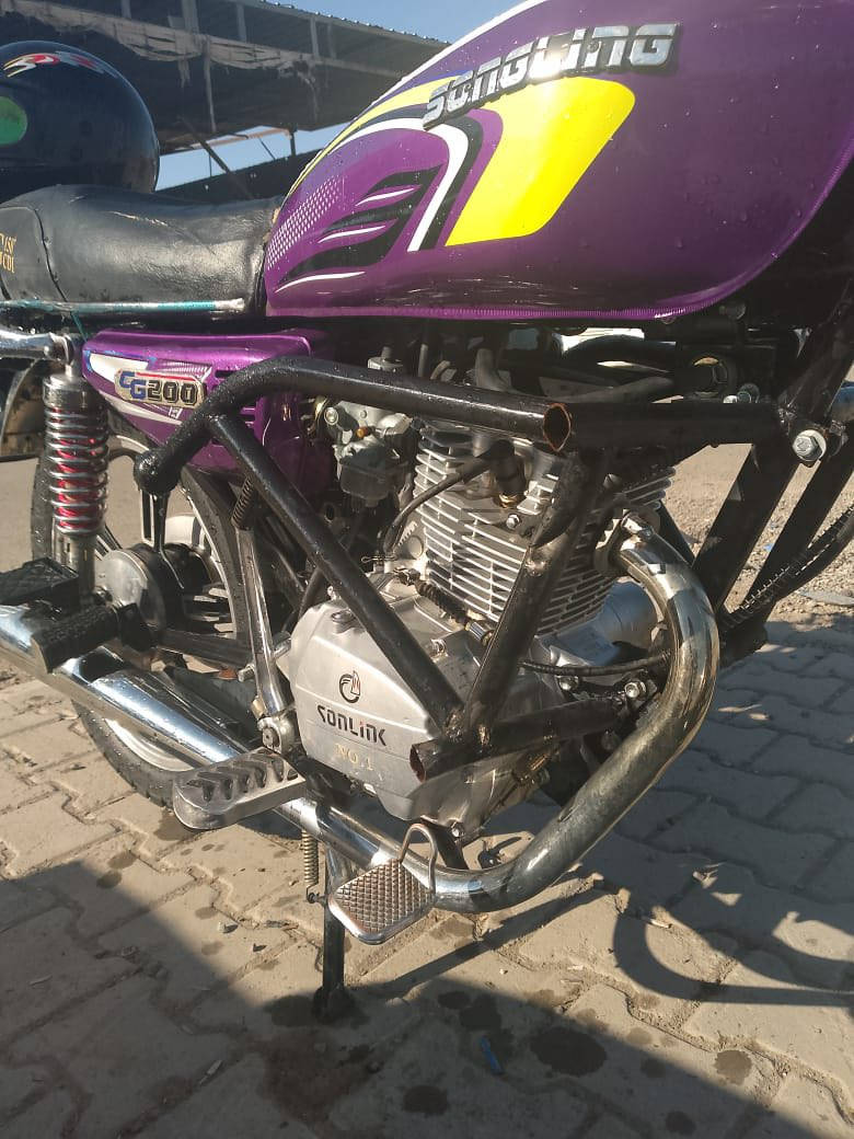 السلام عليكم سيفان 22محركً150مامفتوح
السعر 500وبي مجال مكاني بيجي 
***********
