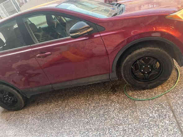 ماشية ٧٩ 

مكانها بغداد  

محركها ٢٥٠٠ 

لون ماروني 

تحكم ستيرن جهتين 

المكينه والكير مكفولات بلادي 

النضام Eco و sport 

السياره داخله كلين بدون حادث حادثها بالعراق فقط باب خلف السائق  وطخه خفيفه بالجاملغ الامامي وراجعه على البارد مع تكحيل بسيط 

للاستفسار *********** متوفر واتساب Colombo
