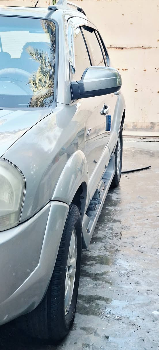 البيع او مراوس توسان موديل ٨ رقم بغداد مشروع وطني تحويل ثاني يوم سنويه٢٩ مكفوله من الصبغ واضربه مكينه وكير جديد تخم تاير كهرباياته كلها شغاله تبريد تدفئه كلها شغاله فول موصفات مكانها صويره الاستفسار اكثر على رقم ***********☆***********
