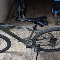 بايسكل جبلي للبيع 29l  يحتاج تصليحات  بس جديد وخربان لان مهمل  سعر  25...