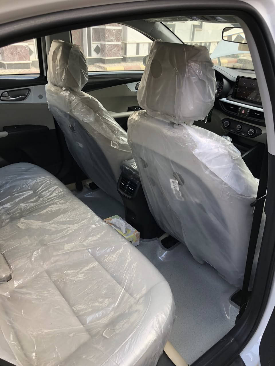 سلام عليكم .. سيراتو خليجي رقم بابل الجديد سعرها 195 $ وبيه مجال موديل 24 كامل الموصفات المعروفة و مكفولة من كلشي من بارد وصبغ عدا فطر بالدعامية الامامية بالشباك الاسود مثل ما موضح بالصورة للاستفسار *********** مكان السيارة مركز الحلة.
