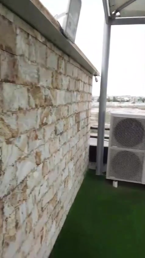 السلام عليكم يوجد كادر تنضيف السطح تعديل وايرات المولدات رفع النقاض غسل السطح بل كامل هاتف ***********
