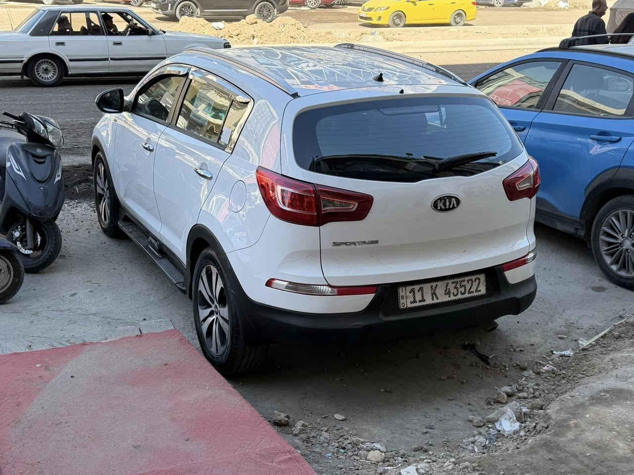 السلام عليكم شباب س
سياره سبورتج خليجي موديل 2013 
ماشيه ١٤٧  سياره نضيفه 
مكينه وكير مكفولات 
سياره ستخدام شخصي 
ما بيهه نقص 
كهربائيات كامله 
صدر امامي وخلفي نضيف 
ارقام جدد 
هزه جديد 
تبريد ثلج تدفئه 
سياره حلوه ونضيفه
بسمي تحويل مباشر 
السعر 130 وبيهه مجال 
مكاني بغداد شارع الربيعي 
للاستفسار ***********
