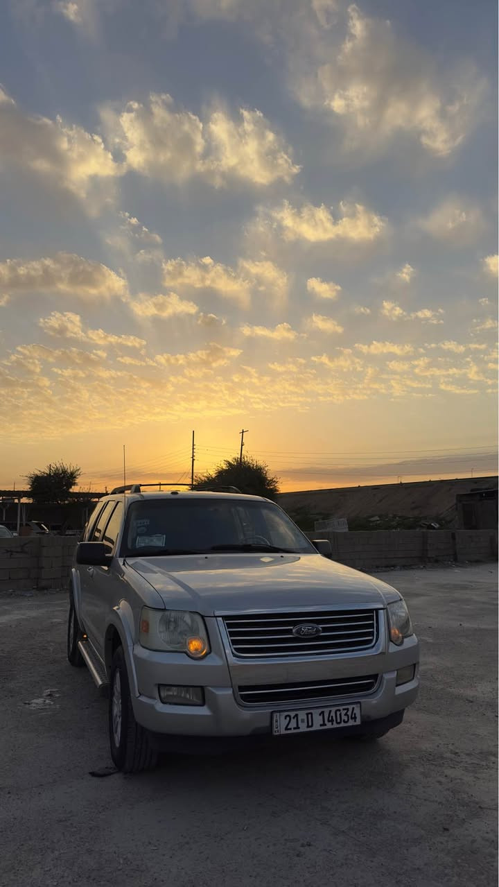 سلام عليكم فورد اكسلبور موديل 2010 راد امریكی رقم سلیمانیه‌ 2027 جديد رقم انگليزي كابون بانزين بي محرك 6 اتوماتيك  بدون عيب  صبغ ثلاثه قتع بدون دواخل اربع تايرات جديد كهربيات كله شغال بدون عيب سياره احله من صوره مامتعوبه سياره 
مكان سياره كركوك 
سعر 100  بي مجال 
رقم مو بايل *********** كركوك, العراق
