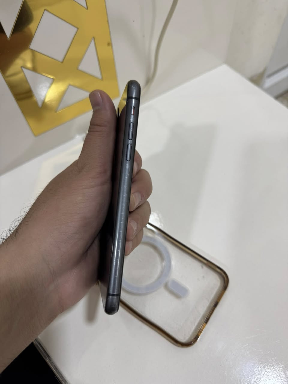 سلام عليكم
ايفون 11   
ذاكرة 128
بطارية 77 بلادي مايصرف 
جهاز مبدل فقط شاشه اصليه وفيس ايدي شغال شرط فحص وضمان شراي راسلني خاص او خابر ***********
