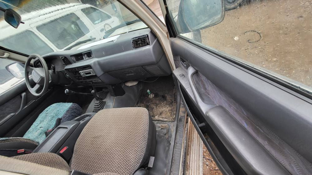 سلاو تويوتا لانكروزر ليلاعلوى مديل١٩٩٧مزايده كتابى مزايده ى له كه له مكينه كيرده بل اكسل به شه رت مكينه جوارونيو مونيكايه جوار تايه ى سفرى له زيره ته نهابوياخيكى ده ويت ناوى لوك لوكه تبريد ته قه وره قه به شه رت.*********** كالار, السليمانية
