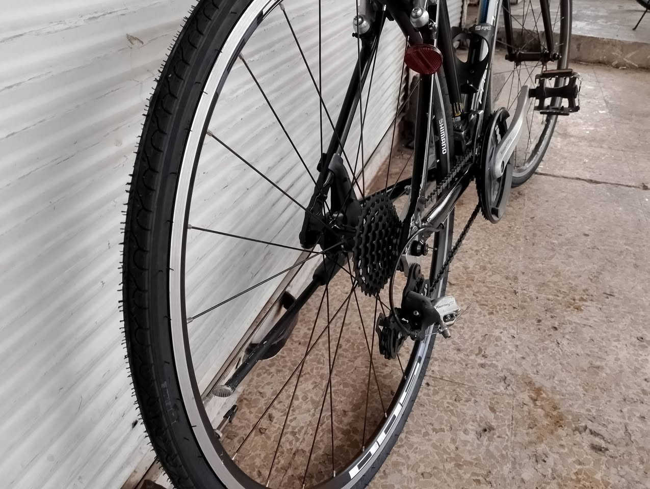 السلام عليكم 
دراجة ماركة precision 
معدن المنيوم 
فريم 51
كير فقاس 8 ،3
دراجة وضع حاوية غير مستخدم 
نظافة فول
السعر 215 الف
عنوان الموصل 
***********
