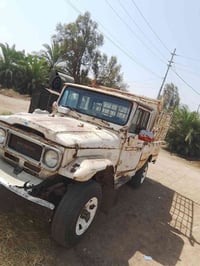 سياره لبيع مكان لعماره سياره موديل ثمانين وهاذه رقمي 07705566189