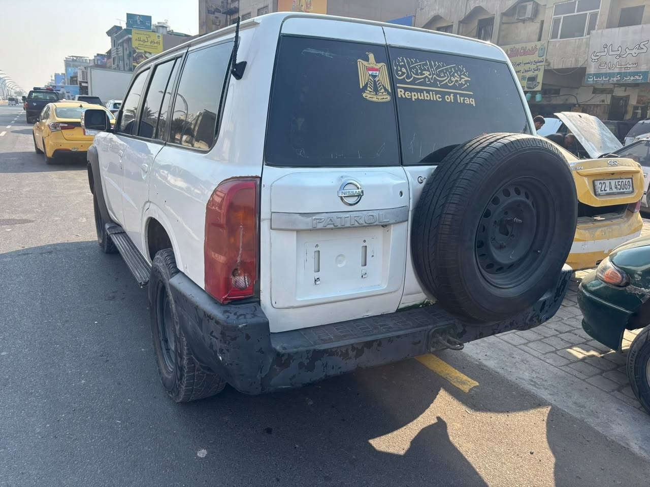 يا الله يوجد نيسان باترول 2008 الداخليه
فورت اكسبلور 2007 
شوفر ابيكا 2008 
بيكم لوف 2004
نضيفه وشغالات وبسعار مناسبه المكان بغداد الكريعات ***********
