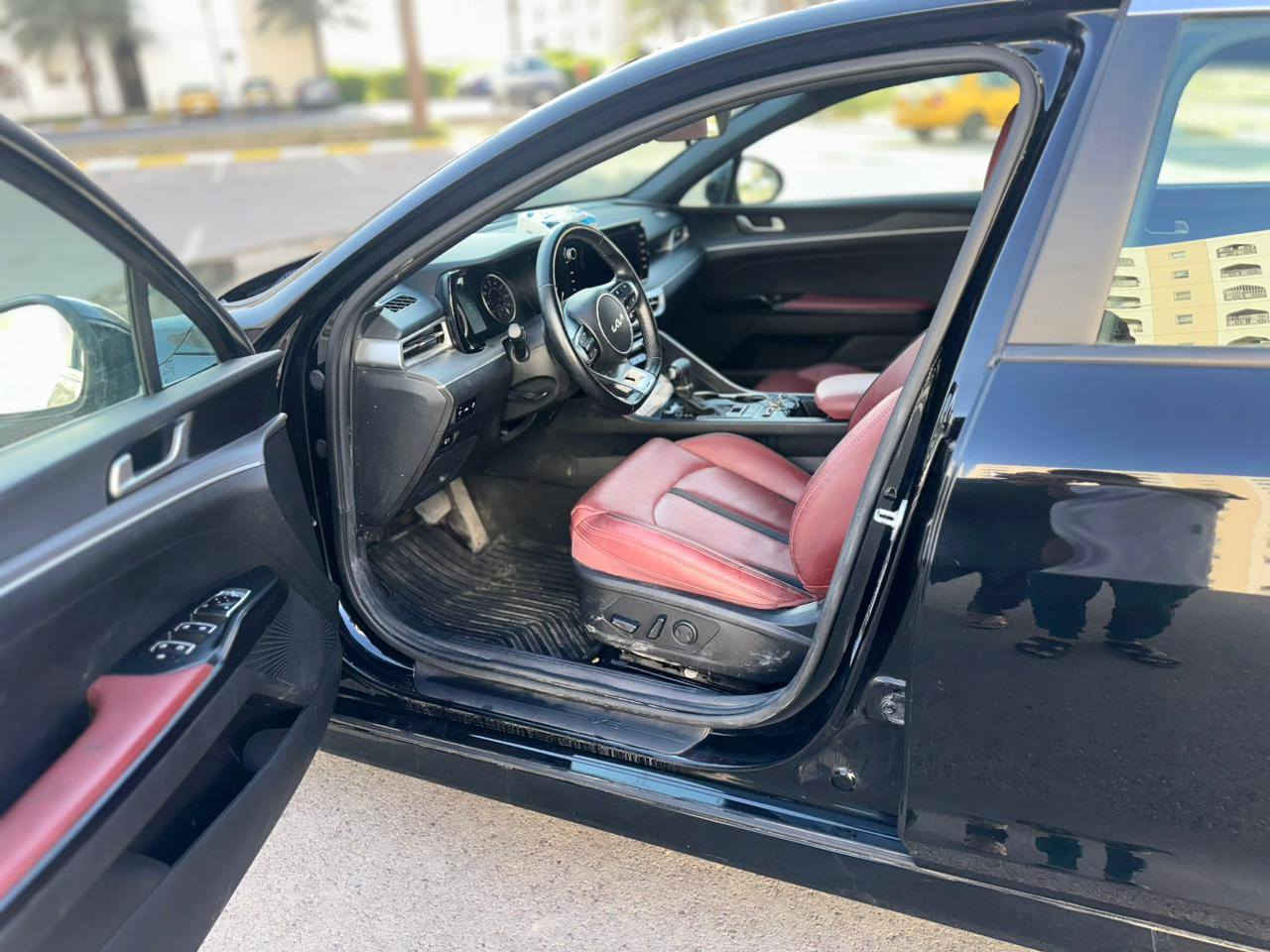 Kia K5 Gt-line
كي فايف جيتي لاين 2023  بدون رقم
للبيع لون اسود
بيع او مراوس حسب القناعه
المحرك 1.6 تيربو 
وارد امريكي 
الضرر : تبديل قبق جنطة وبنيد وصبغ جزء من جاملغ الخلفي مع سمكرة حوض الاسبير صور حادث موجوده عندي
ماشيه 13 الف
مواصفات :
تشغيل عن بعد
كشنات تدفئه
تدفئة مقود 
رادارات امامية وخلفية وجانبية 
نقطة عمياء 
قيادة ذاتية 
دخول ذكي
كروس مثبت سرعة 
شاشة كبيرة 
شحن لاسلكي 
هند بريك كهربائي 
بصمة 
اشاير بلمري 
كامرة دواره
5 انضمة قيادة 
اوتو هولد 
ترحيب بل اليدات
كشنات كهرباء
داخل جلد احمر 🛑🛑 
مكاني ناصريه مركز

*********** استفسار ناصرية, ذي قار
