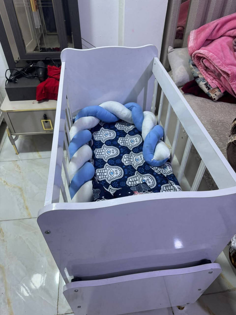 غراض بيت للبيع كنتور تركي ويا ملحق سعره 700
كنتور وبوفيه وجربايه صاج تزكام
 مو سوكي تفصال جديد
جربايه ب350
بوفيه 450 
كنتور الصاج 650 اسعار بيها مجال ولحد يكول غالي
لين التفصال مو مثل ماشتري طكطوكي بس اسمه صاج 
ميز تواليت وزاويه ثنينهن 150 الاسعار بيها مجال بسيط


**إذا كنت صاحب هذا الإعلان وتريد حذفه لأي سبب، رجاءا أرسل رسالة إلى الدعم الفني**