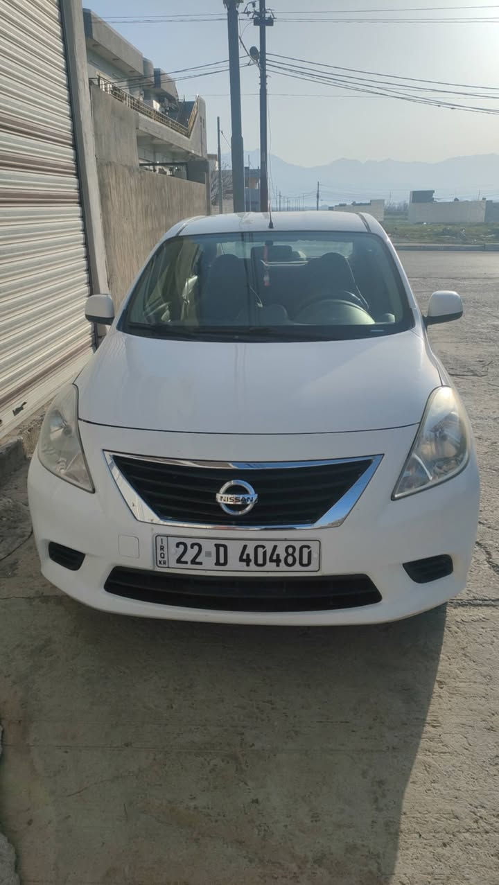 نیسان سەنی لاکشمیبای مۆدێل ٢٠١٤ بێ بۆیاغ تەنها دوو پەلەی بچوک لای سەکنی بۆیاغە سەنەوی تاکو ٢٠٣٢ نوێکراوەتەوە زۆر پاک و توندوتۆڵە بەناوی خۆمانە 
 سیارەی ماڵانە هی مەعرەز نیە
نرخی ٨٩ گەڵا و مامەڵە  
ژمارەی موبایل ***********
