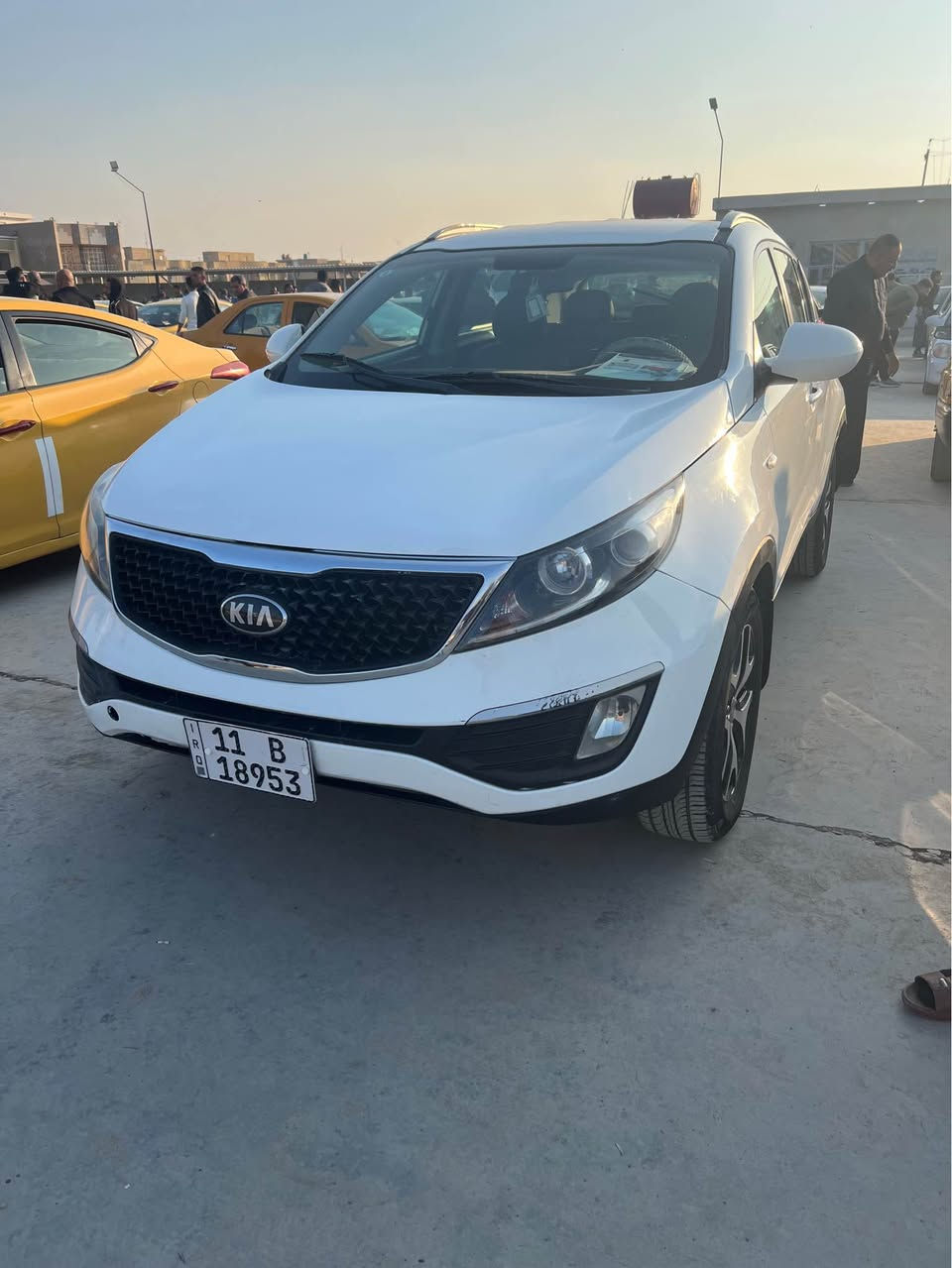 السلام عليكم سبورتج موديل 2011 للبيع خليجي

سياره جاهزه من كل النواحي كير مكينه 

تخم تاير جديد حداديه 100/100.        السعر 133

رقم بغداد نكليزي بسمي مداور ثاني يوم 

مكان السياره كوت شارع النسيج 

***********ابو كيان 

***********سيد سليم دهل اوران, واسط
