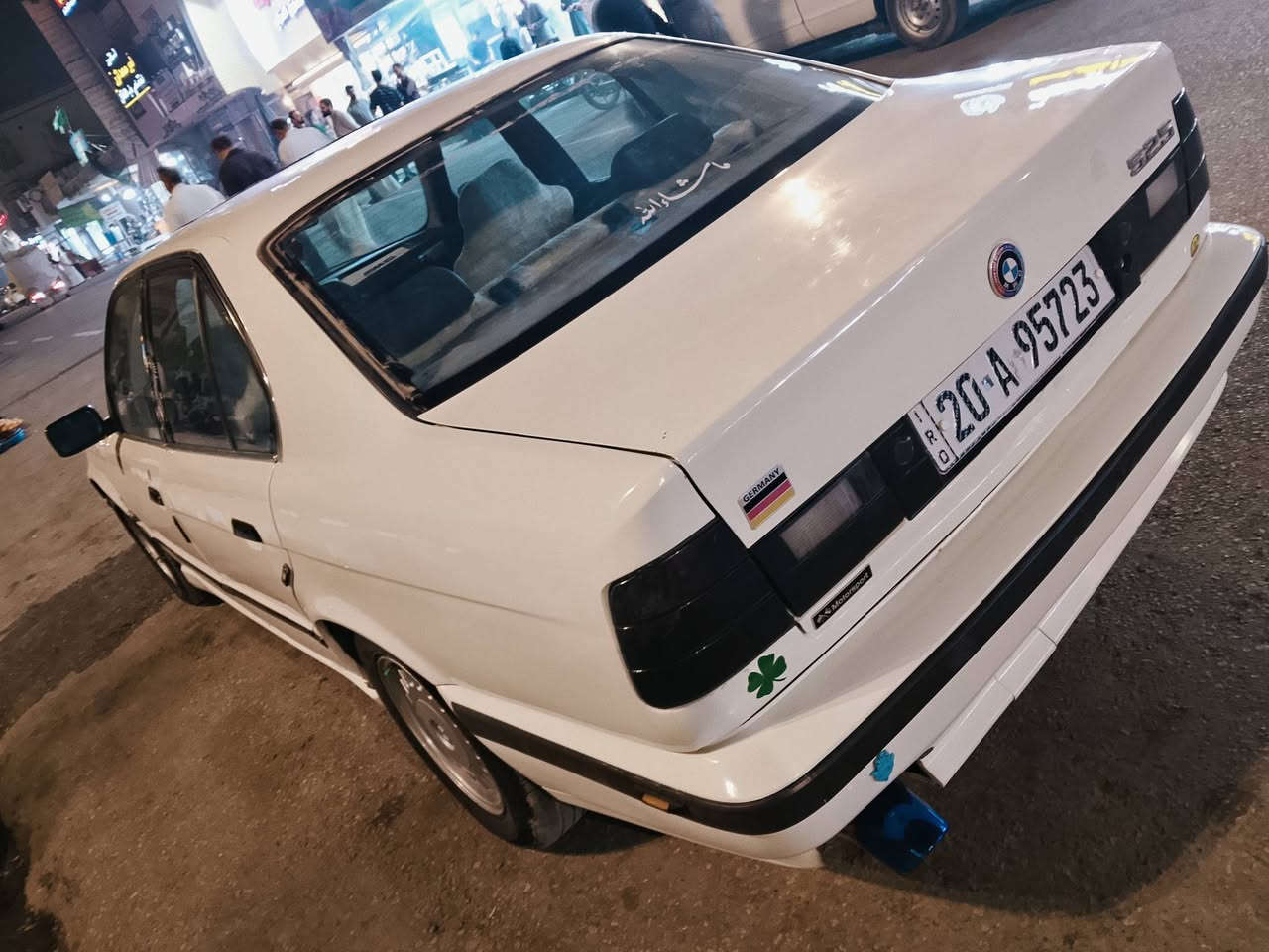 السلام عليكم للبيع او مراوس حسب القناعه BMW مديل 1988 كير و مكينه وحداديه و تبريد ثلج  سياره كفاله من ضربه قويه صبغ جماليه سنويه 2029 مداور ثاني يوم سياره نضيفه و ما عايزه ربع متخسر عليها مكاني نجف للأستفسار ***********
