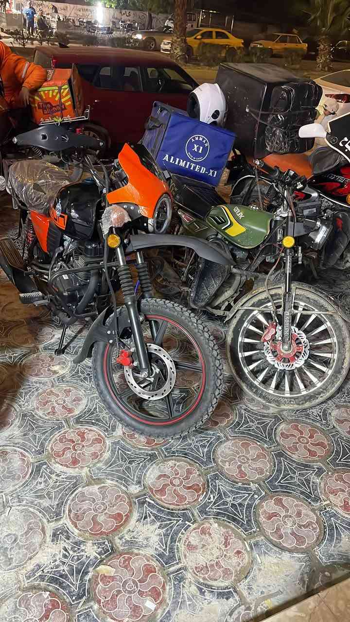 يالله
سلام عليكم
دايوان للبيع
موديل2025
ما صار 20 يوم من نزلتها
ماشيه الاف كيلو فقط
عداد الكتروني 
لايت لاد عالي ناصي 
كهربائيات كلها شغاله
مكفوله كفاله عامه 
رقم اربيل عندي عقد مروري بيها 
بعدني ما محول باسمي العقد شهرين وينتهي 
رايدها 2550وبيها مجال قليل حك الجيه
ما متواجد ع فيس بس واتساب
وخط
الرقم ***********
