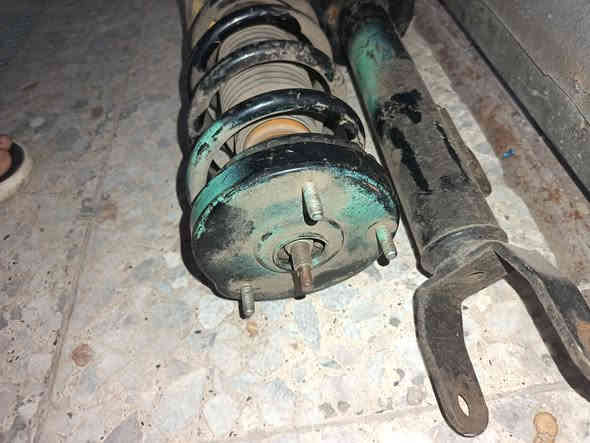 عندي هذني زوج دبلات هنه ولويهن والقواعد مال كصه مشادهن  على سياره وعندي مشط ستيرن هم مال كصه ممشدود بعده للبيع *********** مكان شعله سعر دبلات 150 قفل والمشط هم 150 قفل
