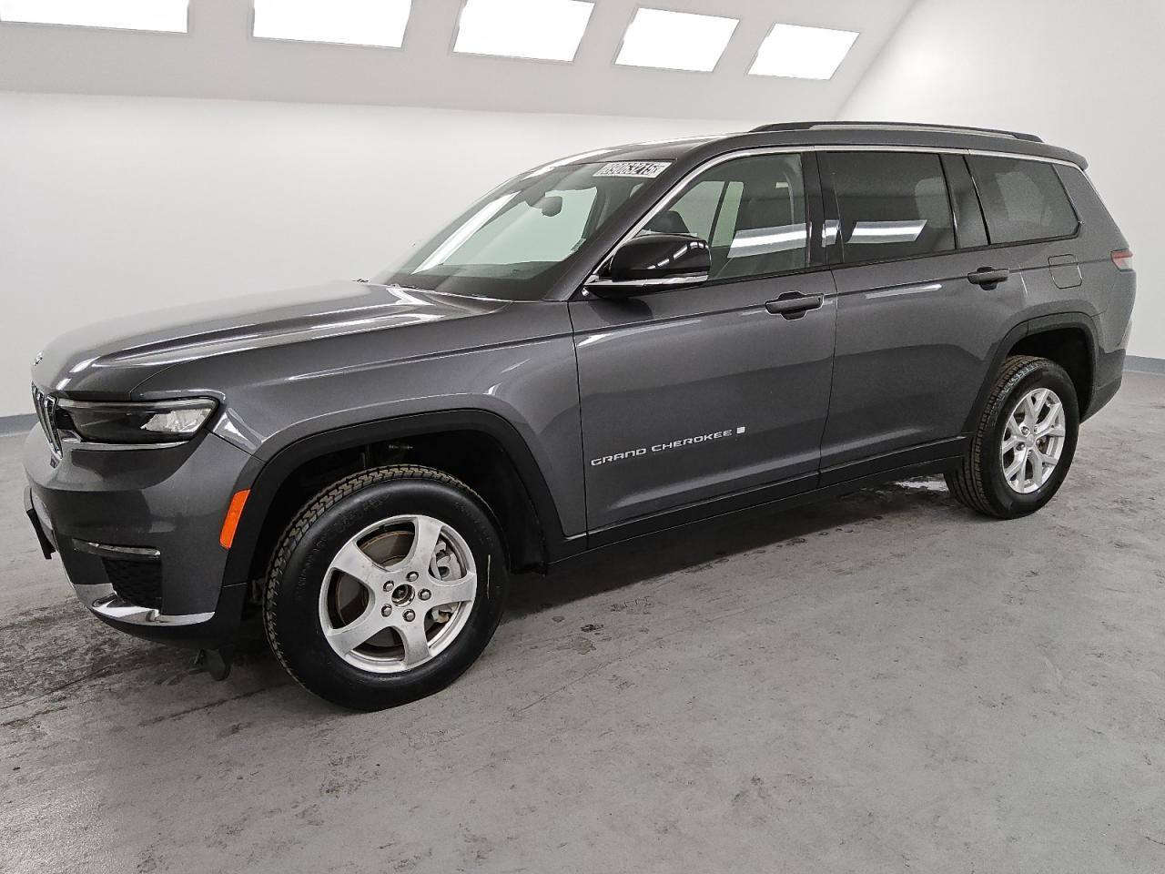 JEEP GRAND CHEROKEE 2023 LIMITED
6 سلندر 7 راكب 
حره بغداد كفاله من الصبغ مبدل دعاميه نفس اللون
#السعر 345 ورقه
للأستفسار الاتصال على الرقم التالي
*********** واتساب أو اتصال
