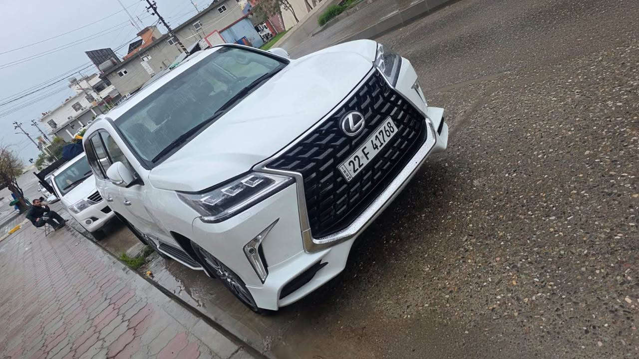 لێكزس ٢٠١٣ Lx570  شكلی گۆڕاوە بۆ ٢٠٢١ سێ پارچەی ڕەشە باقی بۆ شكل گۆڕین  حیزام كراوە***********واتس ئەپ و ڤایبەری لەسەرە ***********گێڕ مەكینەی تەبرتی تەحویل سەلاجە غرامە بەشەرت نرخی زۆر گونجاو  پێشی پشتی ناو دەرگای لێدانی نیە فول مواسەفات هەشت پستنت بەرزو نزم دەبێت سەنەوی نوێیە كويسينجاك, أربيل
