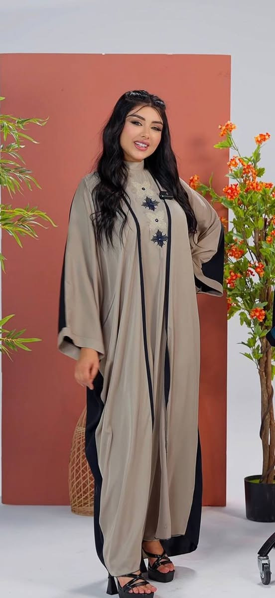 🔵 بسم الله توكلنا على الله  🔵
أحدث صيحات الموضة 
عبايه مع فستان داخلي مع حزام 
  
🎨🎨 الألوان :-الصورة
🎗️التلبيس :-  من وزن 55 الى وزن 120

السعر  50 الف 🔥


**إذا كنت صاحب هذا الإعلان وتريد حذفه لأي سبب، رجاءا أرسل رسالة إلى الدعم الفني**