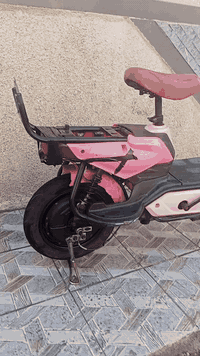 السلام وعليكم عندي دراجة شحن جديدة ماصارلي هواي من مشتريهة أو بدلتلهة ...