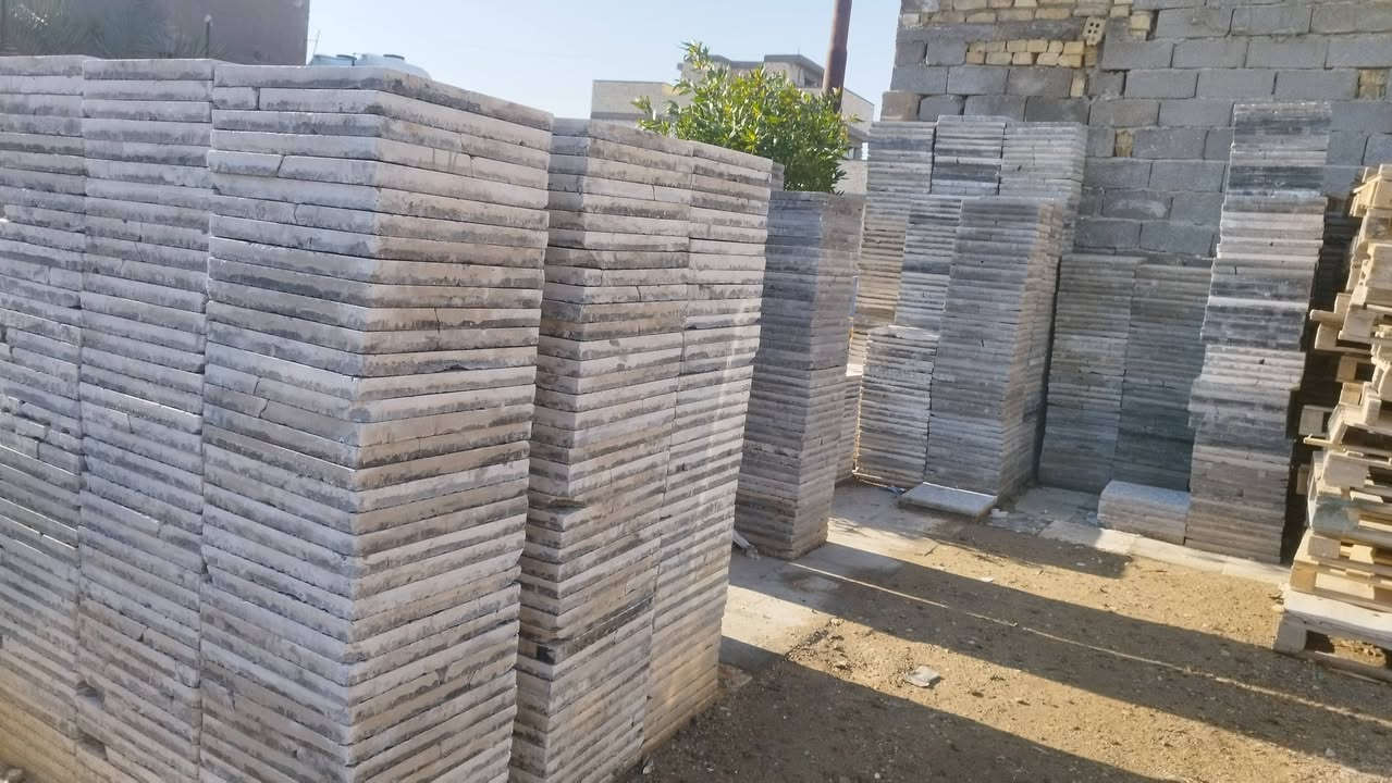 كاشي عراقي مرجوج الوان المتر الف و نص متوفر بي 300 متر
مرجوج بالنص مخبوط الوان موزائيك و مرمر  40 × 40 سم

غير مستعمل 

للإستفسار ***********

العنوان بغداد / حي الرشاد / القاعدة العسكرية 

كاشي مناسب سعر المتر الف و نص 

القطعة ب 250 دينار
