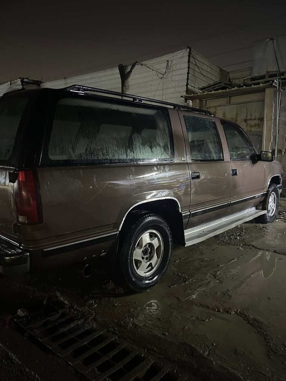 سلام عليكم سياره جمسي موديل 94سياره خير من الله كير او محرك نضيفات كير 700الحجم مكينه 350 بلاديات. سياره بالديه بدون صبغ. فقط الباب خلفي صبغ. الباقي كفاله عامه سعر 26 ورقه ملاحضه راعيها متوفي *********** رقم الهاتف
