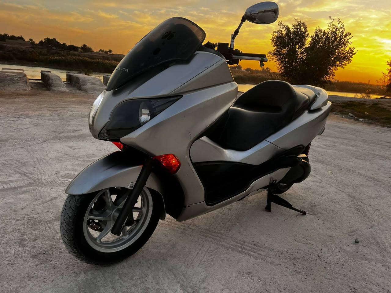 سلام عليكم فورزا 0/10كفاله عامه
عميه بلاد نظافته شوفت عينك تراي وين ميعجبك 

سماعات بلوتوث كلجات ومكينه مكفولات شلعه ومعدل ١٣٠
مكاني كوت 

سعره 1800 وبيه مجال ***********
