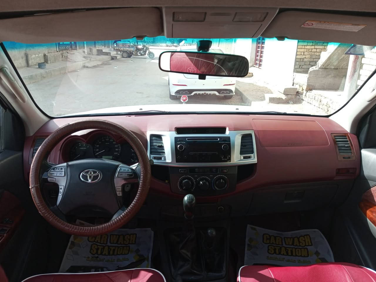 ‏سلام عليكم
‏من رخصت مدير الكروب للبيع والمراوس 
‏تيوتا هايلوكس فورويل كاز موديل ١٢ مكـفوله رقم ميسان سنويه لـ ٢٩ الـسعر ١٥٠ وبيه مجال رقم الهاتف *********** مكاني ناصريه الغراف 
‏
