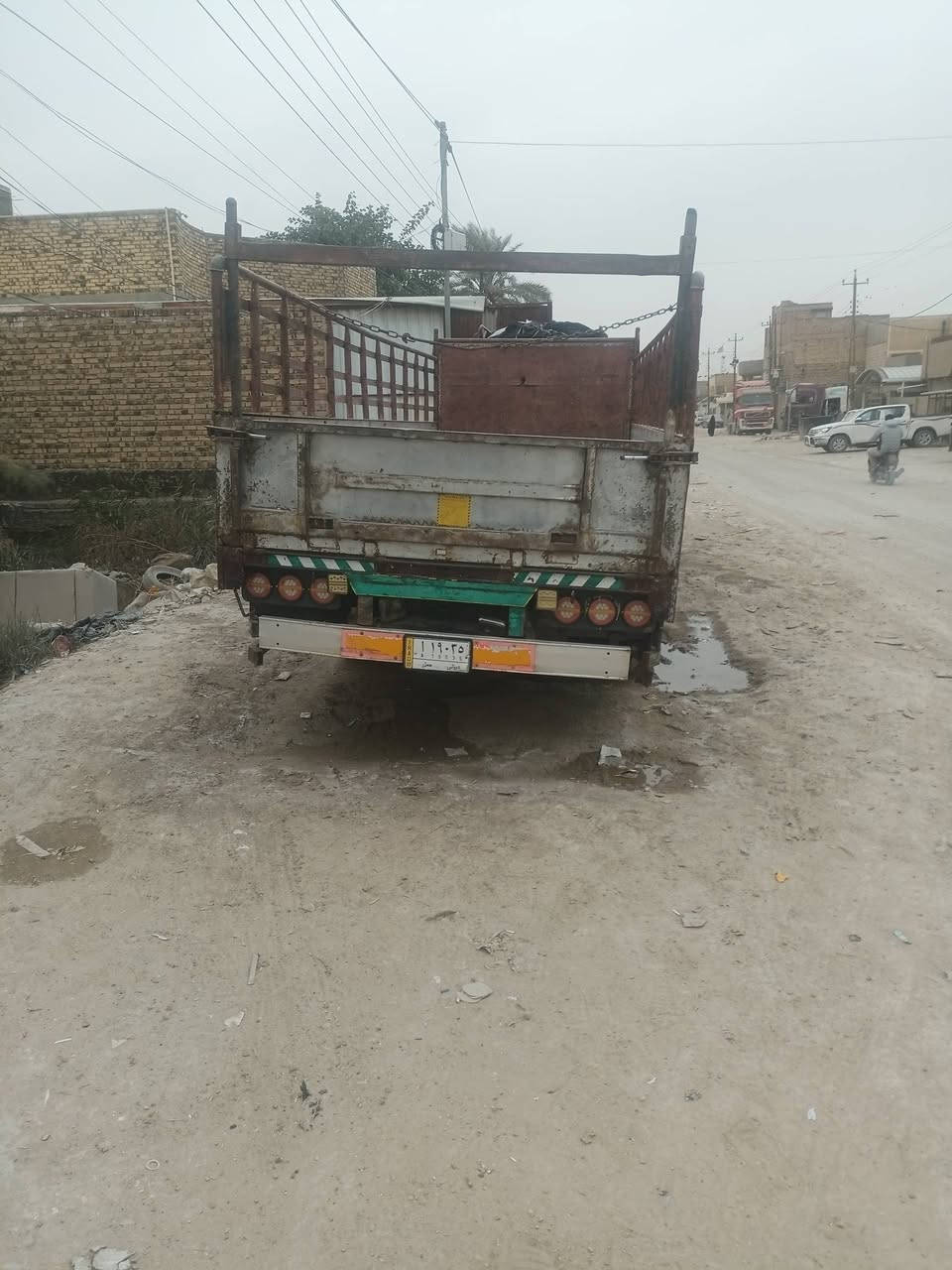 هينو انكر للبيع موديل 2001 الطول سته وربع بلاد الاستفسار على الرقم ***********
