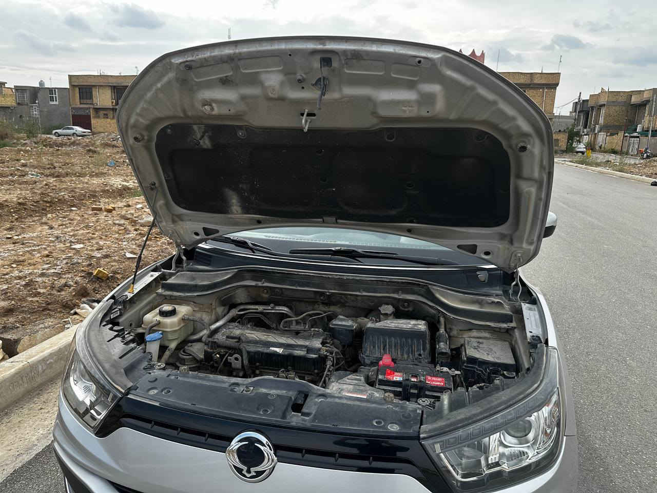 السلام عليكم
سانك يونج كوري 2018
محرك 1.6
ماشيه 78الف كم نظيفه 
 بس نقص تبريد وضربه بسيطه
 بالباب الخلفي
بأسمي تحويل ثاني يوم 
السعر 115 وبي مجال بسيط
 الاستفسار:***********
***********
