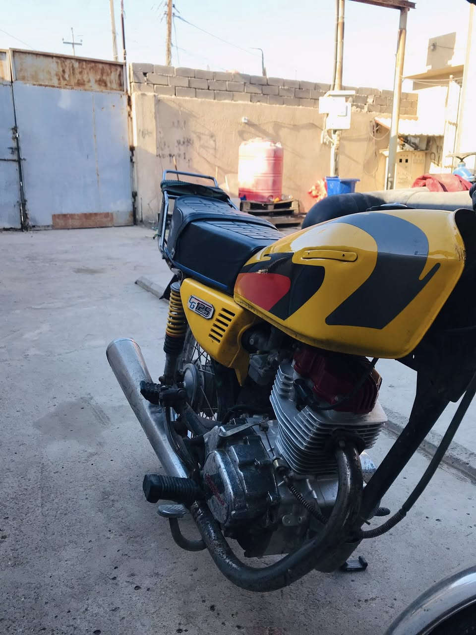 دراجه نامه ايراني للبيع
الدراجه اصولي رقم وسنويه

الدراجه حلوه وصوته ناعم 

قبل فتره شادله مكينه جديده

الشراي يجي خاص 

السعر (واحد و٣٠٠)

مكاني البصره الجنينه

رقمي ***********
