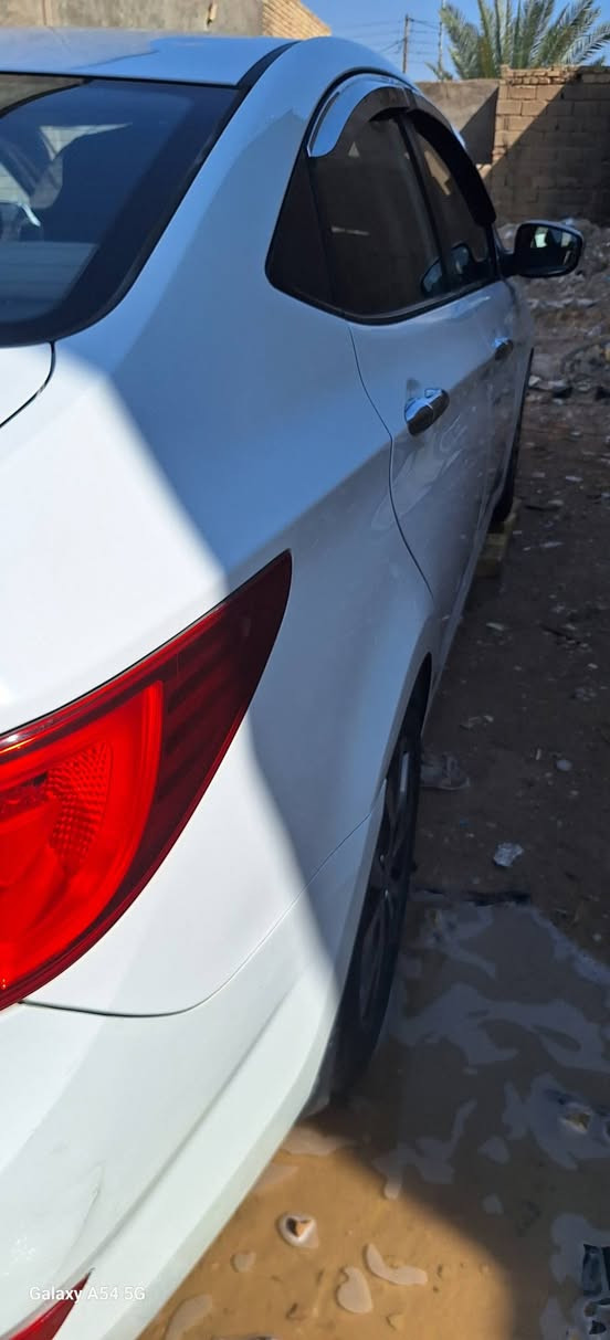 اكسنت 2017خليجي  ماشيه 80الف
مكينه 1600قطرتين
بيه بارد كد شبر الباب الي بصف السايق الباقي كفاله سياره جديده  بمعنه الكلمه تجي وتشوف بعينك وتحكم للي يدور نظيف   سعر 115وبيه مجال

مكان بغداد قرب مجمع بسمايه 

***********
