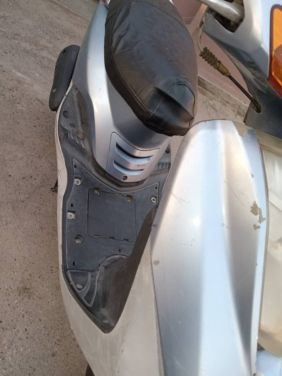 بريز نضيف بلاديه مختمه سعر ٥٠٠ بيه مجال قليل مكاني بغداد دولعي الرقم ***********
