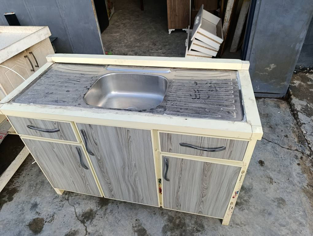 سلام عليكم 
سنگ ثلاث ابواب ستيل 
سعره 55 الف 
مكاني كركوك فيلق 
***********
*********** كركوك, العراق
