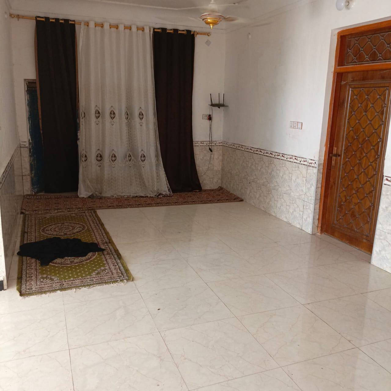 #إعلان 

🏡 بيت للبيع – فرصة مميزة للسكن 🏡
بيت للبيع في منطقة حي النفط📍 قريب من الطاقة 
🔹 المساحة: 200 متر
🔹 النوع: زراعي
🔹 البناء: كونكريت مسلح
مواصفات البيت:
✔️ براني
✔️ صالة واسعة
✔️ غرفتين نوم
✔️ مطبخ عملي
✔️ صحيات داخلية وخارجية

💰 السعر: 75 مليون ✨ مع مجال بسيط للتفاوض

      📞 للاستفسار والتواصل:

    📱 *********** – أبو حيدر
    📱 *********** – أبو عباس
