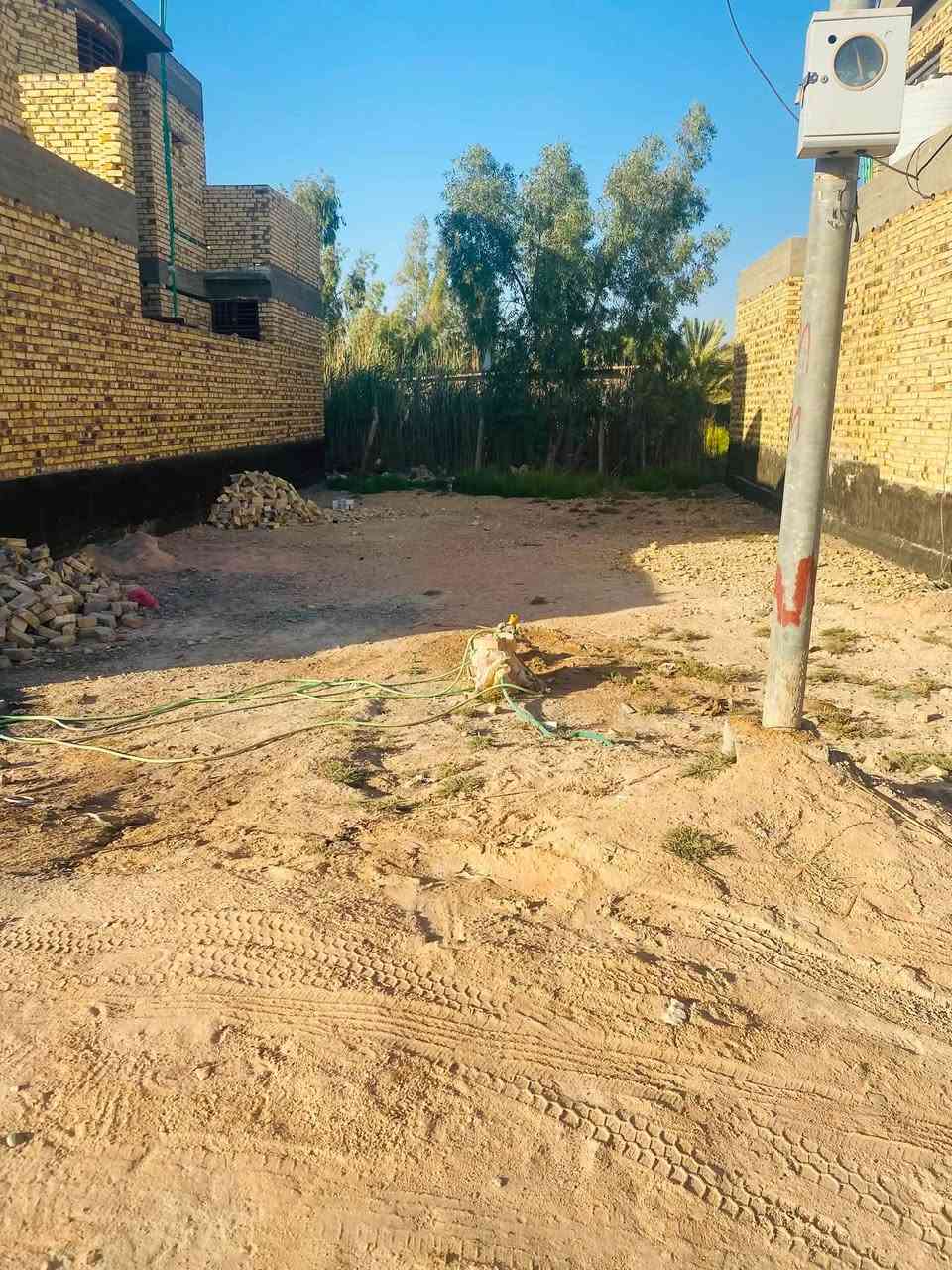 قطعة للبيع
طابو زراعي سند 25 تحويل مباشر
مساحه/200متر (واجهيه10 ونزال 20
الموقع / ابو خطه تقسيم جديد خدامات كامله شارع تبليط عرضه شارع 10متر
السعر/32 او بيها مجال شي قليل 
ملاحظة /واذ تريد 100 عادي ابيع 
***********
