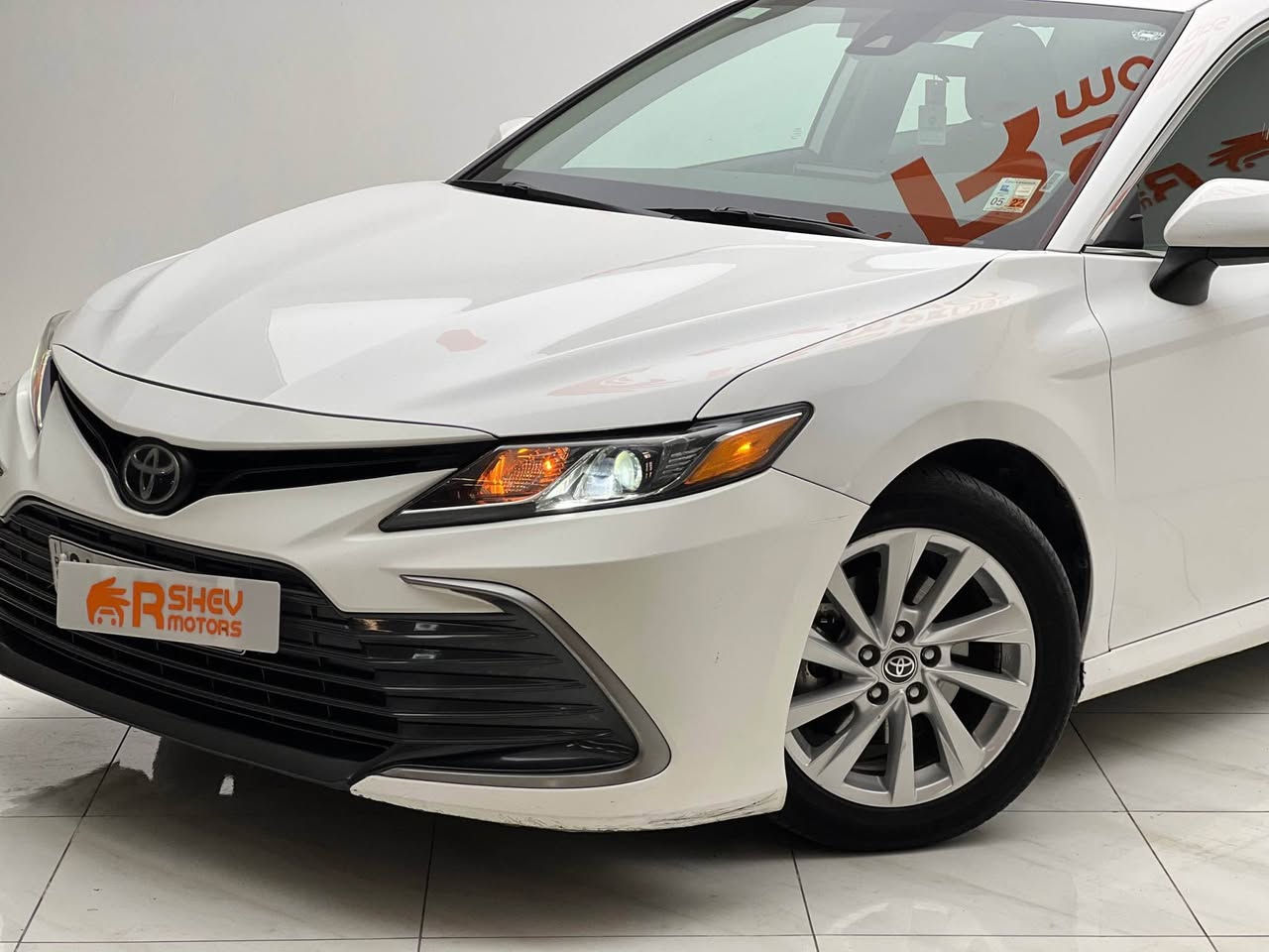 Toyota Camry 2021 
تويوتا كامري 2021
مواصفات LE

مكينة 4 سلندر حجم 2.5 لتر تنفس طبيعي
ماشية 88,000 ميل و بحالة ممتازة 

السيارة بیها کارت صغیر بالصندوق و جاملغ امامي کلیر امریکا بدون ایرباک بدون دواخل  مكفولة من كير و محرك وكهربائيات….

ب  سعر (182$) ورقة و بيها مجال للطيبين

مكان السيارة

دهوك -معرض ارشف R-Shev
رقم51 من معارض التيرمينال 

***********
*********** دهوك, العراق
