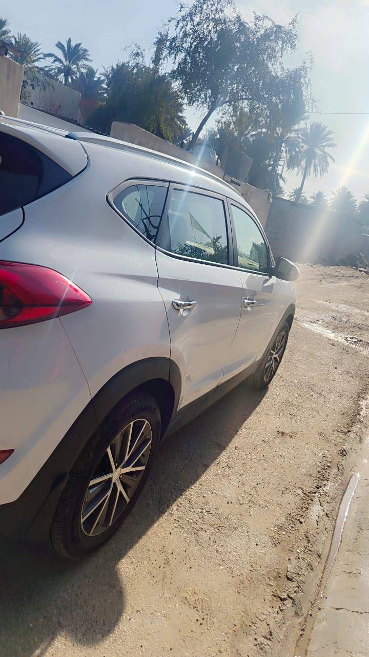 السلام عليكم توسان للبيع مديل 17مكينه كير كهرباء حداديه كلها كامله مناقصها شي شركه الكاصد خمس عدسات مري شفط قطعتين تبريد 
مكانها ديالى خالص اي استفسار اتصل مكلف بلنشر رقم صاحب السياره *********** بلاد, صلاح الدين
