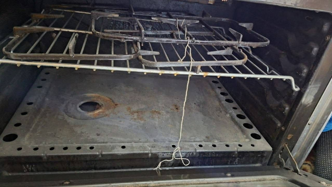 طباخ للبيع شغال كامل
السعر 75


**إذا كنت صاحب هذا الإعلان وتريد حذفه لأي سبب، رجاءا أرسل رسالة إلى الدعم الفني**