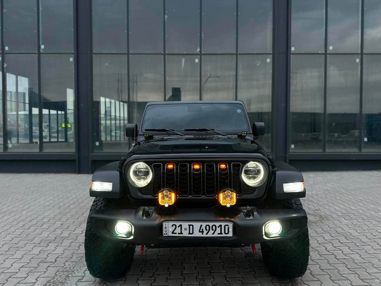 سلام عليكم

جيب رانگلر 2023🇺🇸🇺🇸

السيارة بدون صبغ بدون تبديل بدون ايرباك

مكان السيارة اربيل 
محرك ٦ سلندر v6 

مواصفات ويلز 

شاشة جبيرة 

كاميرا 

تشغيل عن بعد 

بصمة 

گيج الكتروني 

تبريد قطعتين 

نظام AUX ١٢٣٤

لايتات ليد 

بگلايت ليد 

امراية هيتر 

جنح خلفي ليد 

اطفاء ذاتي

سقف متحرك 

جام كارباء

فور ويل   

دوسه TYGERحديد 

 ماشية ٣٦ ميل

السيارة مرفوعة بغراض شركة 
تخم تاير حجم ٣٥ جديدوكالة 
تخم ويالة 392رانگلر بلاد شركة  

السيارة كلش جديدة و حلوة بلواقع هم 

كير و مكينة كله مكفول بدون اي عطل 

سعرة ٢٦٢$ بي مجال

رقمي ***********☎️☎️ أربيل, العراق
