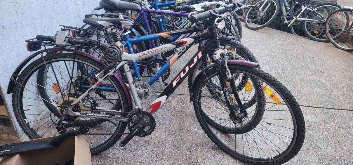 سلام عليكم  الاسعار من 100 لل250 حسب نوع تفاصيل مذكوره بلفديو اخوان ما متواجد على الفيسبوك خابرني لو تراسلني على واتساب *********** وتدلل تحياتي للجميع عنوان نجف
